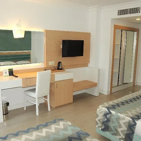 Iron Ambassador Side Hotel 4*